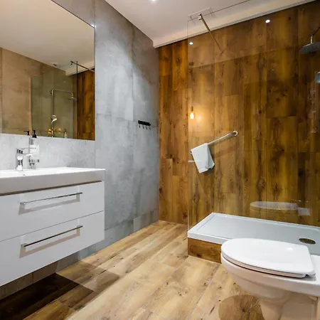 Victoria Hotel 3*